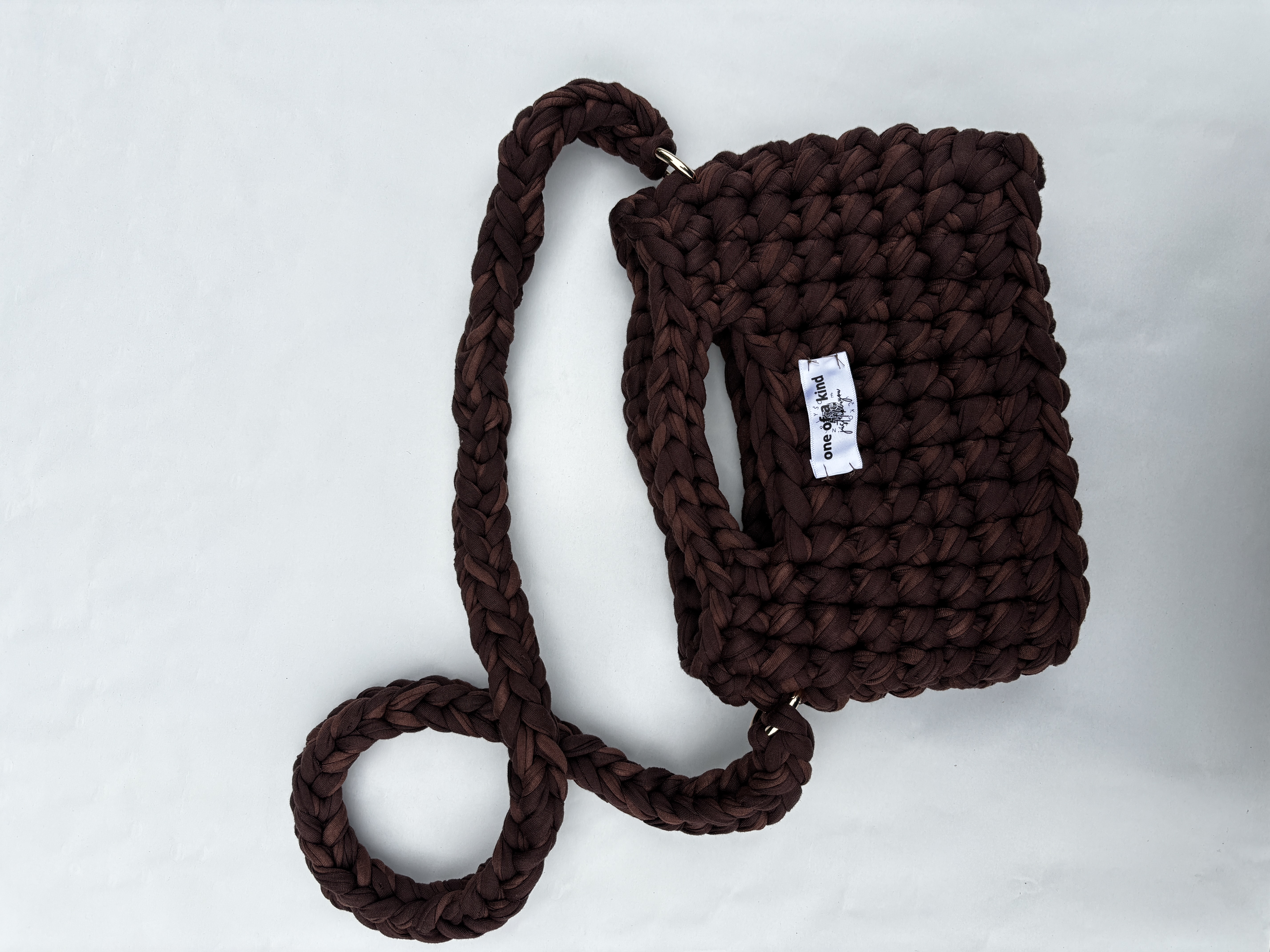 Háčkovaná kabelka s popruhem